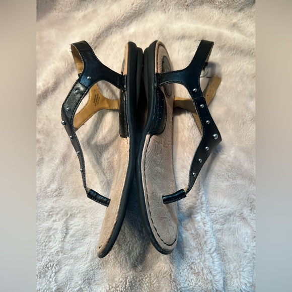 b.o.c. Women's Sandals Size 8 - Picture 2 of 5
